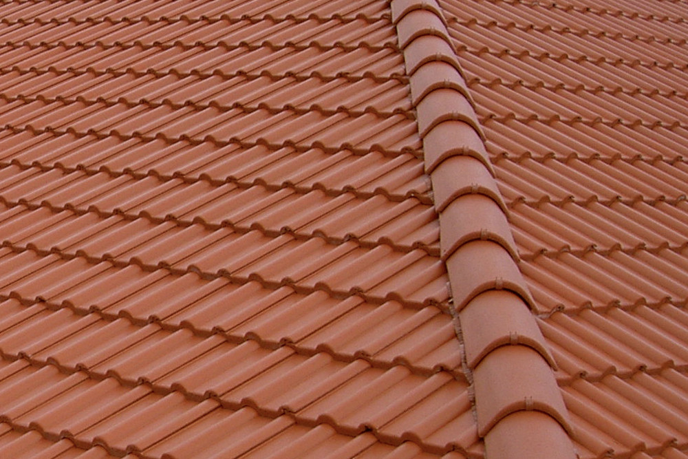 Double Roman finished in Cayenne Red with Tapered Ridge